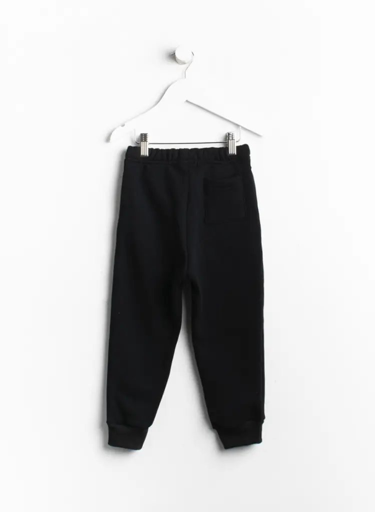 jogging-new-york-teens-8-al14-1746015188-6800.webp